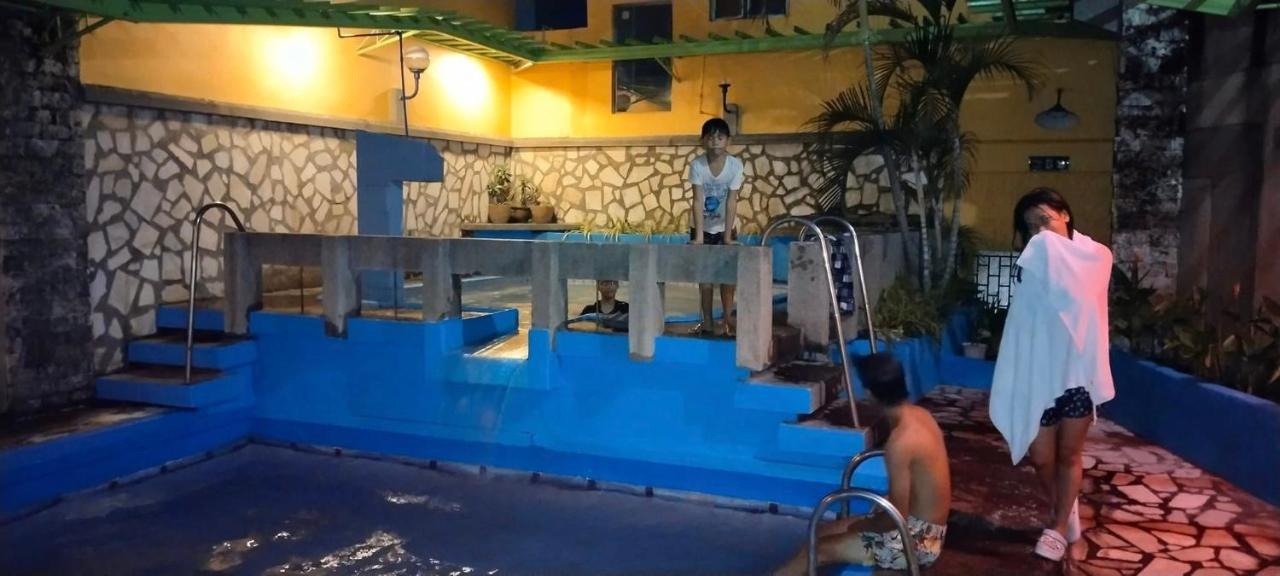 2 Hotel Saleh Angeles Eksteriør bilde