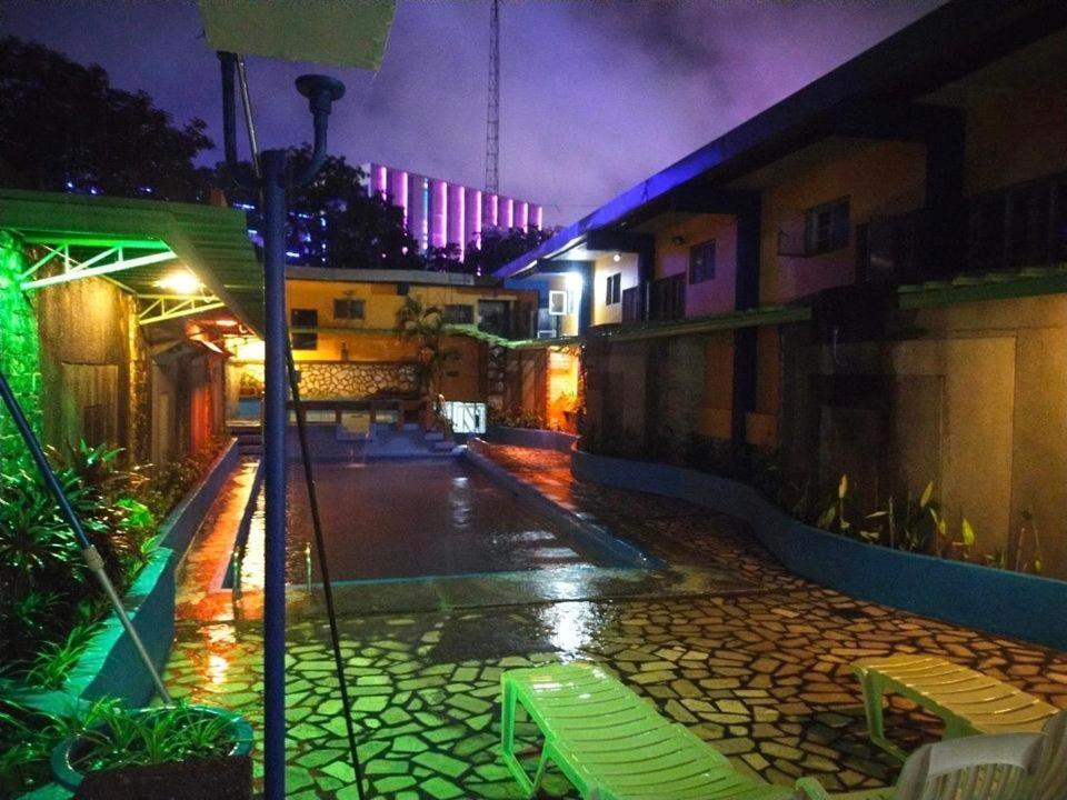 2 Hotel Saleh Angeles Eksteriør bilde