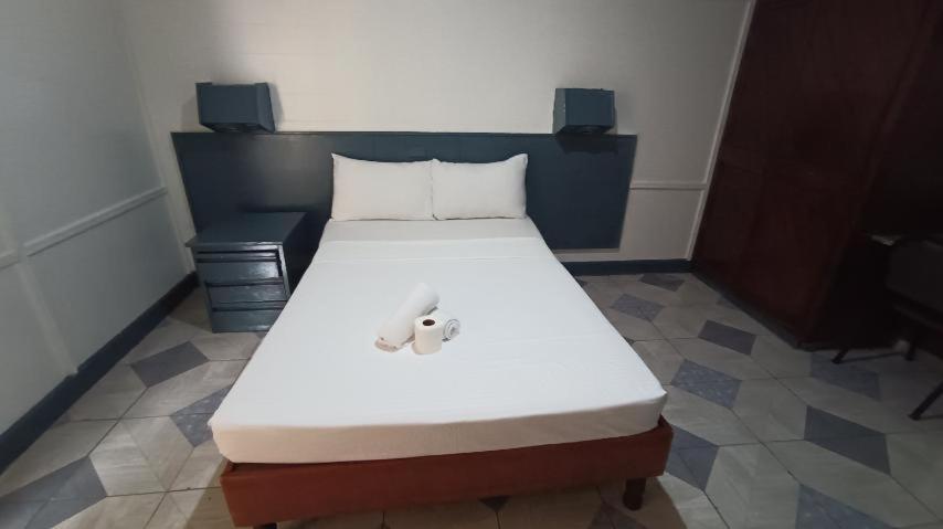 2 Hotel Saleh Angeles Eksteriør bilde