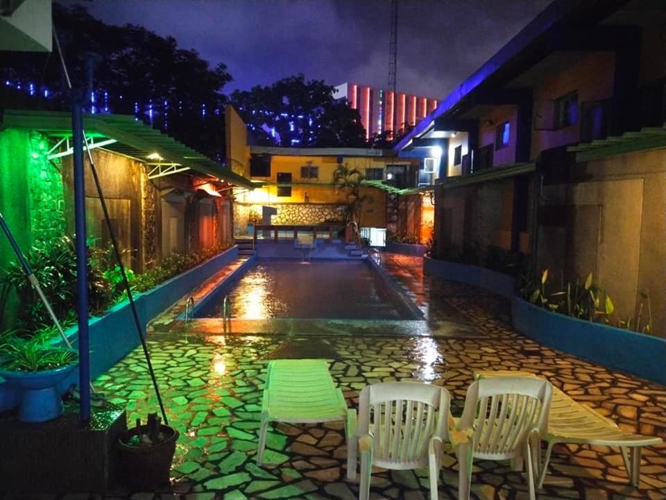 2 Hotel Saleh Angeles Eksteriør bilde